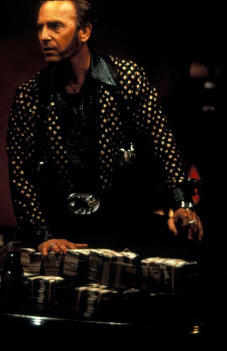 Der eiskalte Killer Murphy (Kevin Costner) ist seit langem davon überzeugt, ein unehelicher Sohn des "Kings" zu sein und deshalb Anspruch auf das P... - Bildquelle: Francise Pictures
