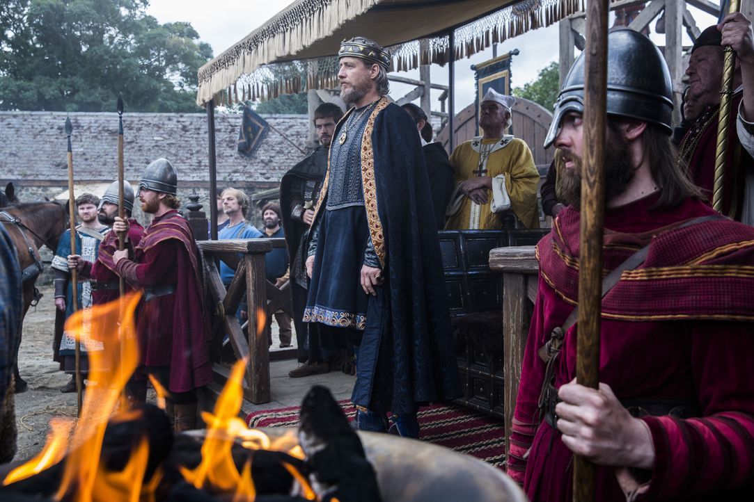 Um sich vor den Angriffen der Wikinger zu schützen, und um seine eigenen Pläne umzusetzen, möchte er sich mit König Aelle von Northumbria verbünden:... - Bildquelle: 2014 TM TELEVISION PRODUCTIONS LIMITED/T5 VIKINGS PRODUCTIONS INC. ALL RIGHTS RESERVED.