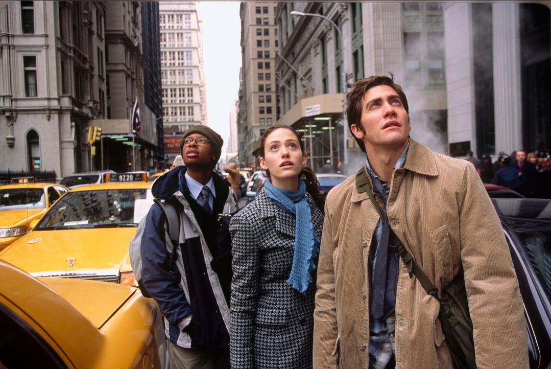 Noch ahnen Brian Parks (Arjay Smith, l.), Laura Chapman (Emmy Rossum, M.) und Sam Hall (Jake Gyllenhaal, r.) nicht, dass ihr Ausflug nach New York z... - Bildquelle: 2004 Twentieth Century Fox Film Corporation. All rights reserved.