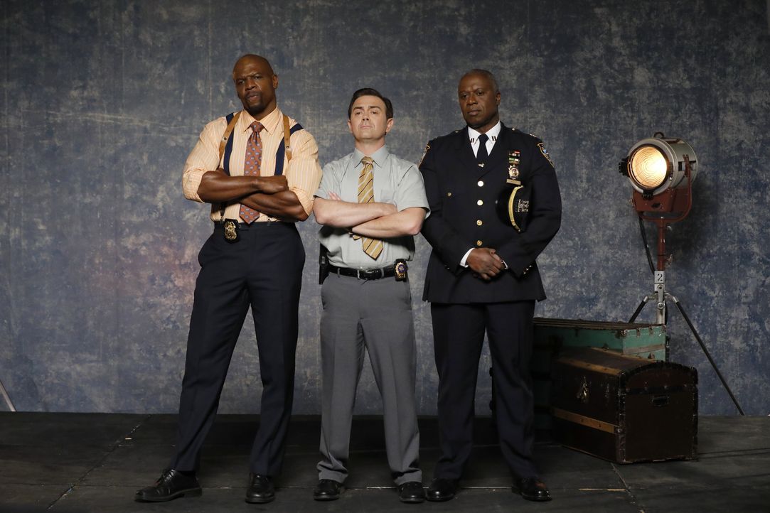 (6. Staffel) - (v.l.n.r.) Terry Jeffords (Terry Crews); Charles Boyle (Joe Lo Truglio); Captain Ray Holt (André Braugher) - Bildquelle: Trae Patton 2019 UNIVERSAL TELEVISION LLC. All rights reserved. / Trae Patton