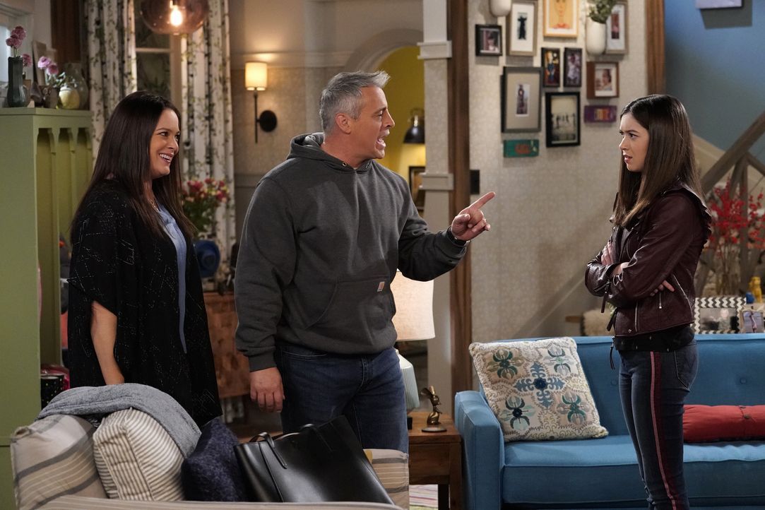 (v.l.n.r.) Andi Burns (Liza Snyder); Adam Burns (Matt LeBlanc); Kate Burns (Grace Kaufman) - Bildquelle: Robert Voets 2019 CBS Broadcasting Inc. All Rights Reserved. / Robert Voets