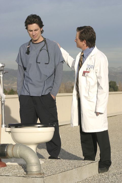 Nachdem J.D. (Zach Braff, l.) den geheimen Ort der Ruhe gefunden hat, interessiert sich Dr. Casey (Michael J. Fox, r.) nur noch für die Dach-Toilet... - Bildquelle: Touchstone Television