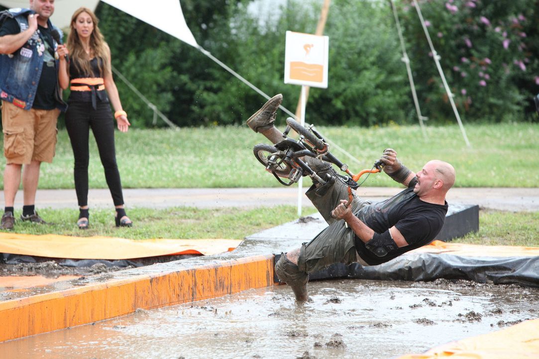 Ambitionierte Kerle, wagemutige Frauen, crashreiche Actionspiele: In der Physical-Game-Show "Crash Games - jeder Sturz zählt!" stellen sich drei Duo... - Bildquelle: Frank Hempel ProSieben