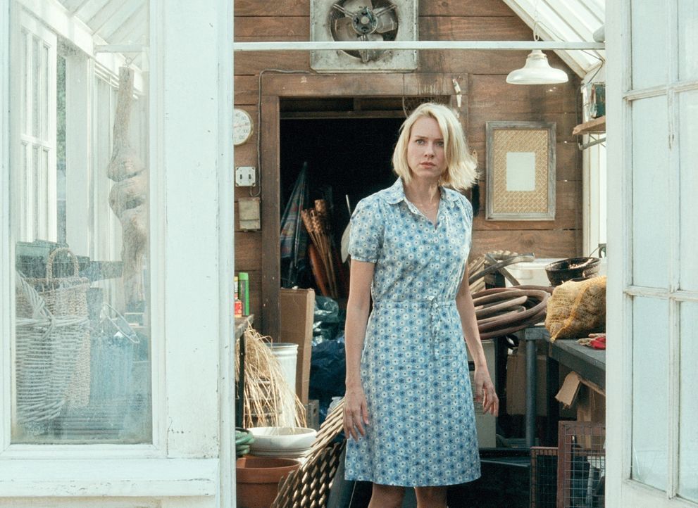 Ann (Naomi Watts) freut sich auf einen erholsamen Urlaub in ihrem Ferienhaus in den Hamptons, doch es kommt alles ganz anders ... - Bildquelle: 2008 Warner Brothers