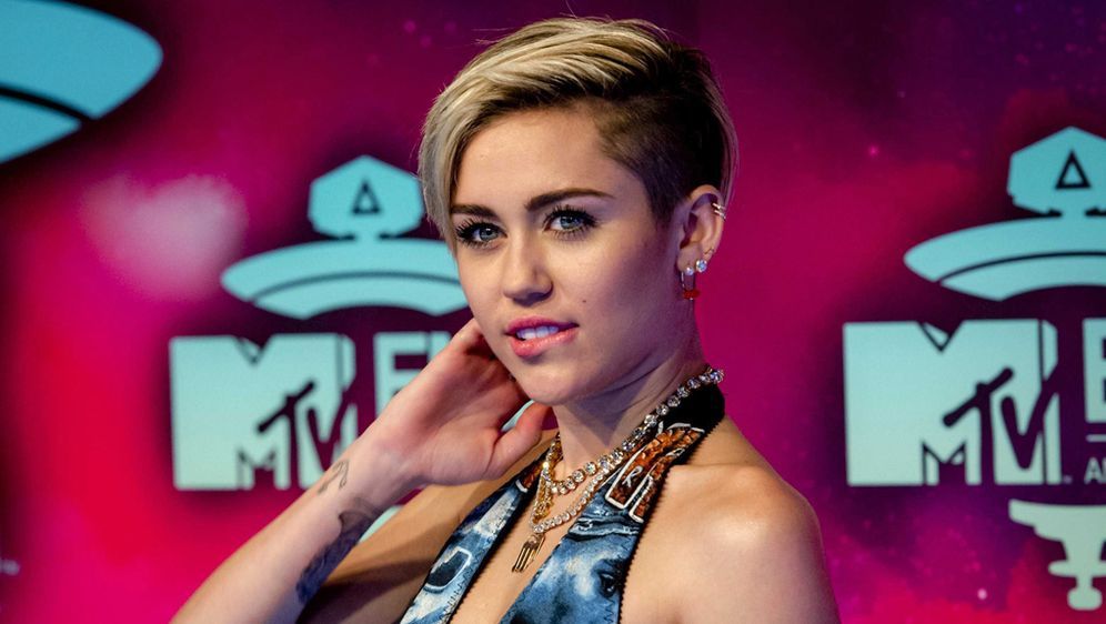 Miley Cyrus Für Den 21 Geburtstag Party Im Sex Dungeon Prosieben