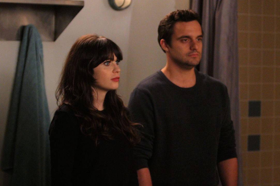 Nick (Jake Johnson, r.), Winston und Schmidt drängen Jess (Zooey Deschanel, l.), sich endlich einen neuen Job zu suchen, doch die leidet gerade unte... - Bildquelle: 2012 Twentieth Century Fox Film Corporation. All rights reserved.