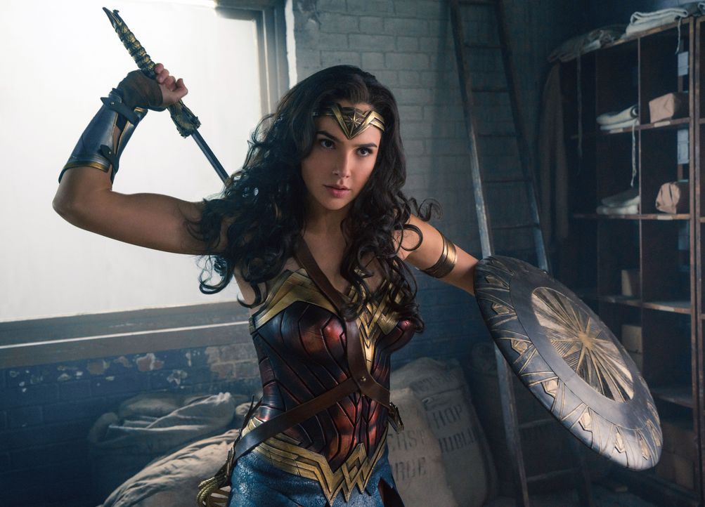 Wonder Woman/Diana Prince (Gal Gadot) in "Wonder Woman" (2017) - Bildquelle: picture alliance / Everett Collection | ©Warner Bros/Courtesy Everett Collection