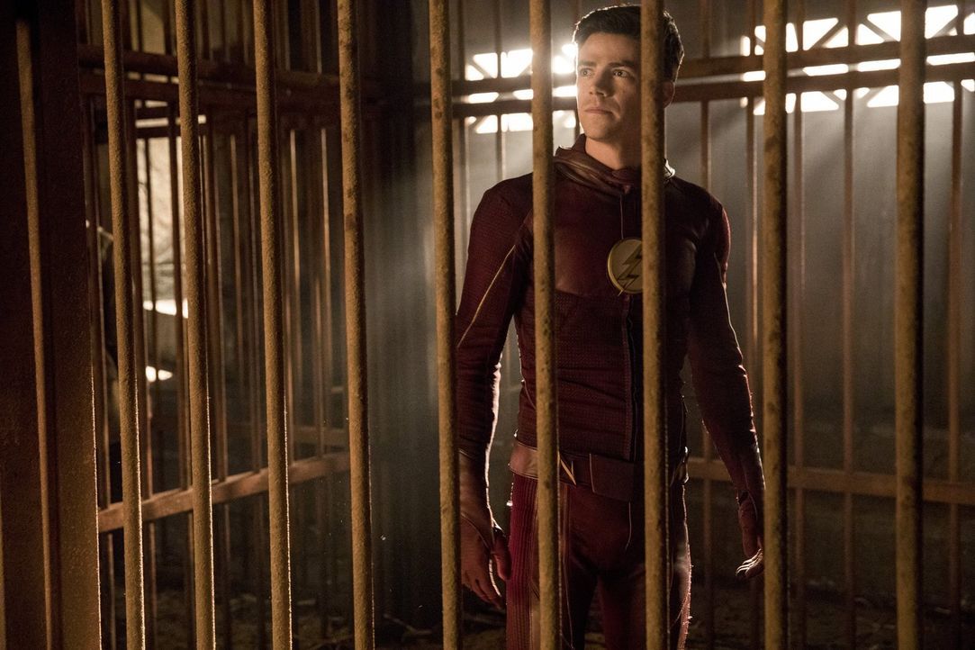 Ein Kampf auf Leben und Tod wartet auf Barry alias The Flash (Grant Gustin), doch er will die Regeln abändern - sehr zum Missfallen von Grodd ... - Bildquelle: 2016 Warner Bros.