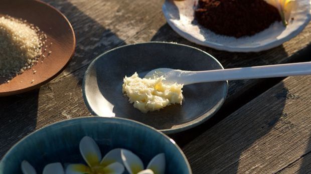 Sheabutter ist reichhaltig und pflegend für deine Haut und stellt eine Basis...