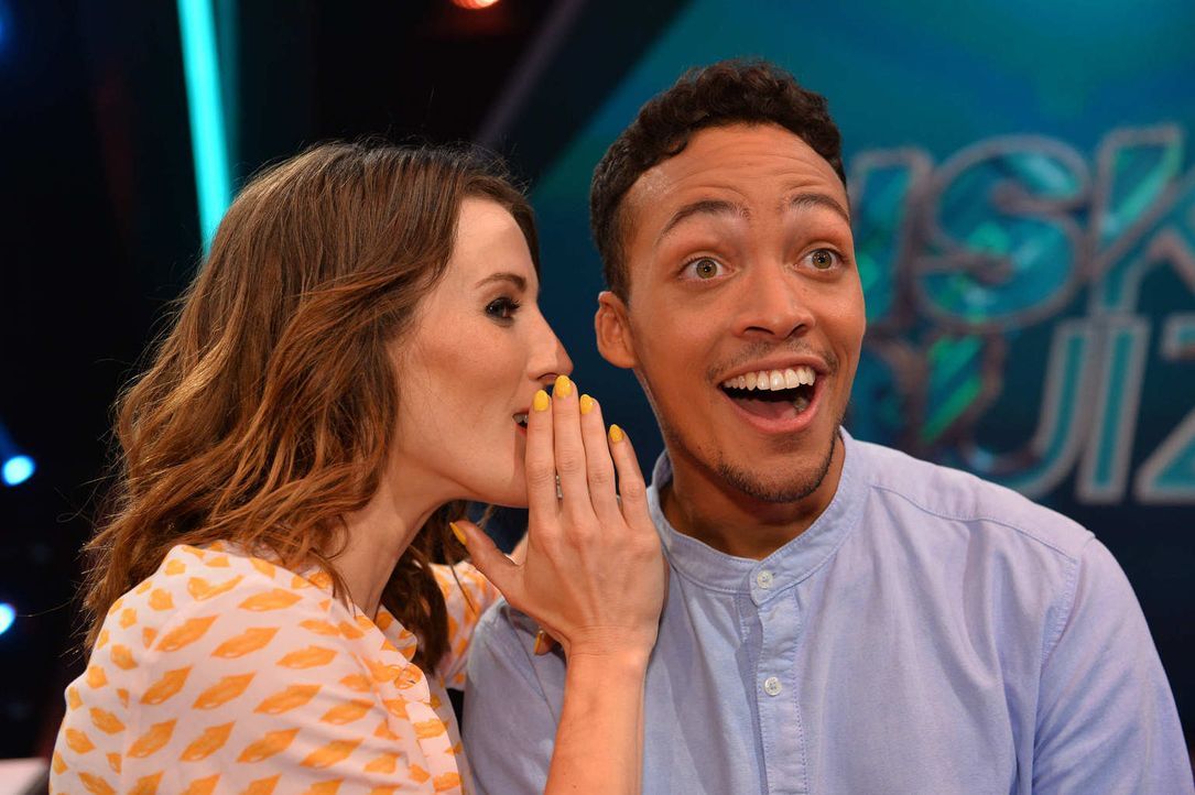 No risk, no fun! Jeannine Michaelsen (l.) und Aurel Mertz (r.) moderieren die Quiz-Comedy-Show "Risky Quiz"  ... - Bildquelle: Willi Weber ProSieben
