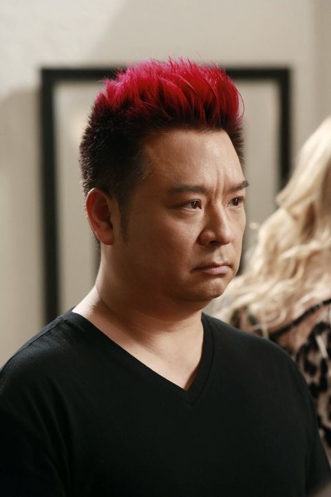 Mr. Wolfe (Rex Lee) wurde von seinem Freund betrogen und versinkt im Liebeskummer. Nicht nur seine Haare müssen eine Veränderung über sich ergehen l... - Bildquelle: Warner Brothers