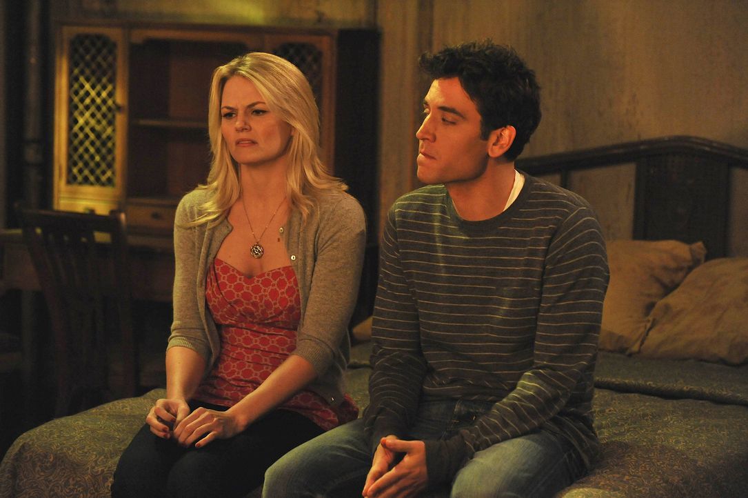 Ted (Josh Radnor, r.) plant für Zoey (Jennifer Morrison, l.) ein romantisches Wochenende am Meer, doch Zoey hat ganz andere Pläne ... - Bildquelle: 20th Century Fox International Television