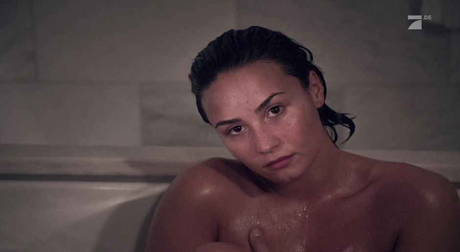 Photos  Lovato nackt Demi Demi Lovato