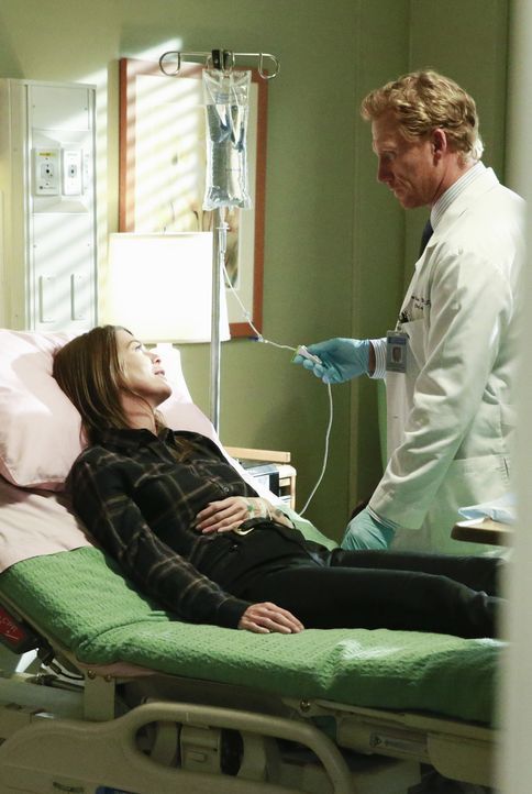 Nach alldem was geschehen ist, bricht Meredith (Ellen Pompeo, l.) zusammen. Owen (Kevin McKidd, r.) kümmert sich um sie, während er sich große Sorge... - Bildquelle: ABC Studios