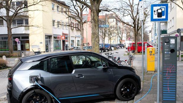 Kampf gegen den Klimawandel: Streit über höhere Kaufprämien für E-Autos