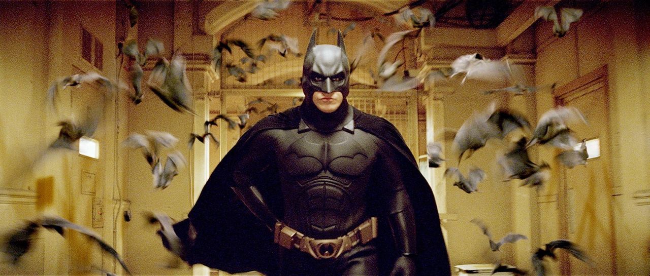 Als kleiner Junge wurde Bruce Wayne (Christian Bale) in einem Brunnenschacht von Fledermäusen angefallen. Seitdem hat er eine unheilbare Angst vor... - Bildquelle: 2005 Warner Brothers