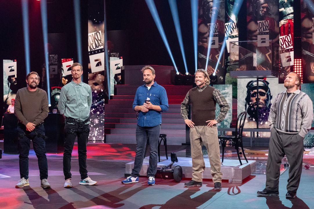 (v.l.n.r.) Klaas Heufer-Umlauf; Joko Winterscheidt; Steven Gätjen; Paul Janke; Axel Stein - Bildquelle: Jens Hartmann ProSieben / Jens Hartmann