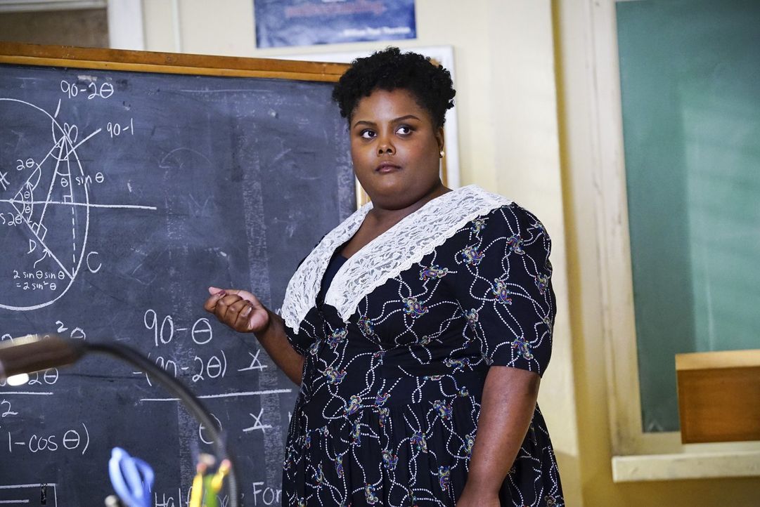 Wie wird Ms. Ingram (Danielle Pinnock) regieren, wenn Sheldon tatsächlich auf eine Schule für Hochbegabte geschickt wird und damit endlich nicht meh... - Bildquelle: Warner Bros.