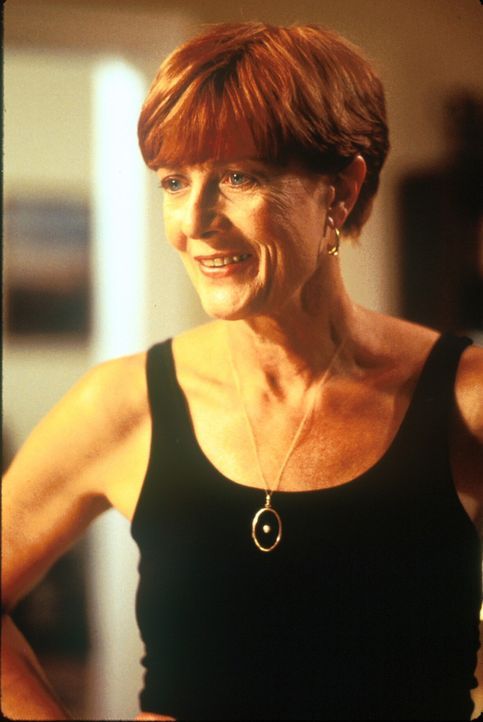 Verzichtet auf einen Platz im rettenden Stollen: Robin Lerner (Vanessa Redgrave) ... - Bildquelle: TM+  1998 DreamWorks L.L.C. and Paramount Pictures All Rights Reserved
