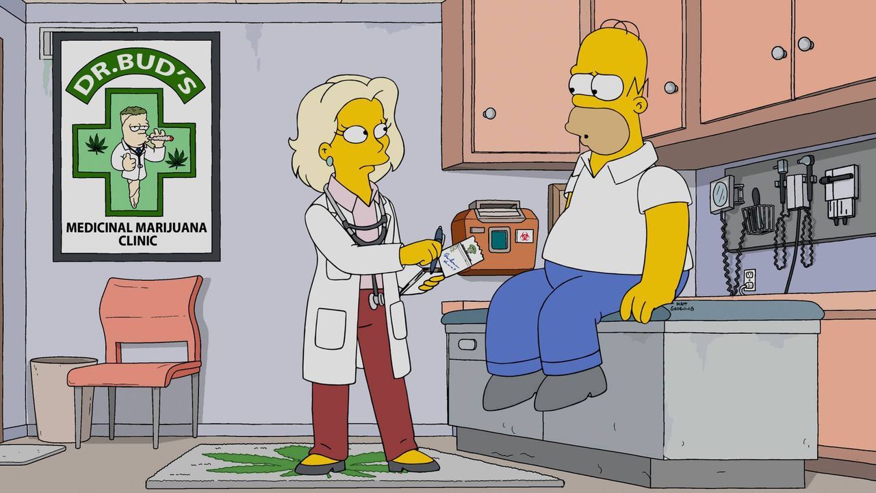Das Benehmen von Marge macht Homer (r.) krank und treibt in den Wahnsinn. Er bringt es einfach nicht über sich, für das Familienschwein ein neues zu... - Bildquelle: 2016-2017 Fox and its related entities. All rights reserved.