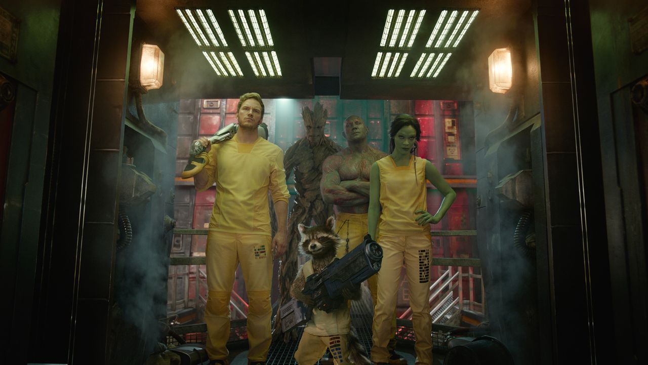 (v.l.n.r.) Peter Quill/Star-Lord (Chris Pratt); Groot; Rocket; Drax (Dave Bautista); Gamora (Zoë Saldana) - Bildquelle: © Marvel 2014