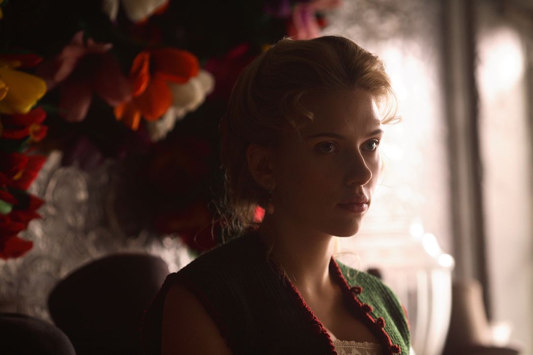 Soll Spionage betreiben: Olivia Wenscombe (Scarlett Johansson) ... - Bildquelle: Warner Television