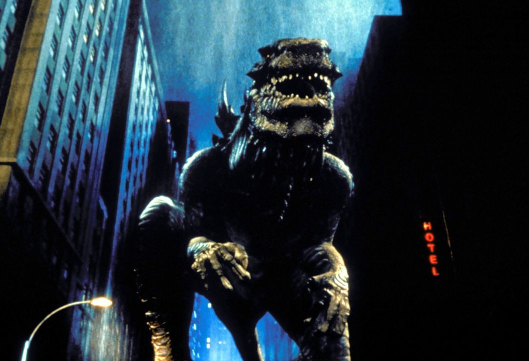 Als der Folge der französischen Atombombentests im Muroroa-Atoll mutiert ein Reptil zu einem gigantischen Koloss: Godzilla! Umgehend begibt sich da... - Bildquelle: 1998 TriStar Pictures, Inc. All Rights Reserved.