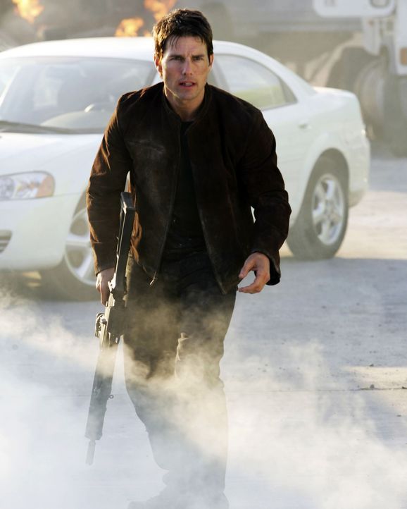 Um ein ruhigeres Leben mit seiner Verlobten Julia führen zu können, hat Ethan Hunt (Tom Cruise) seine Arbeit beim IMF ("Impossible Mission Force")... - Bildquelle: 2005 by PARAMOUNT PICTURES. All Rights Reserved.