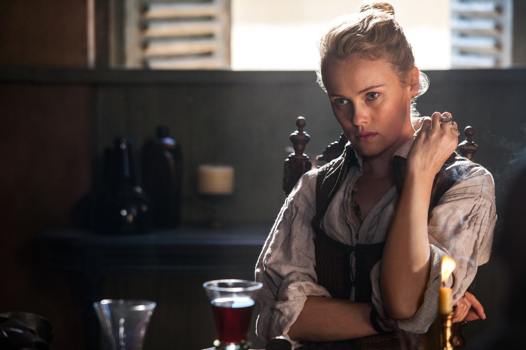 Wird von einem Mann überrascht: Eleanor (Hannah New) ... - Bildquelle: 2013 Starz Entertainment LLC, All rights reserved