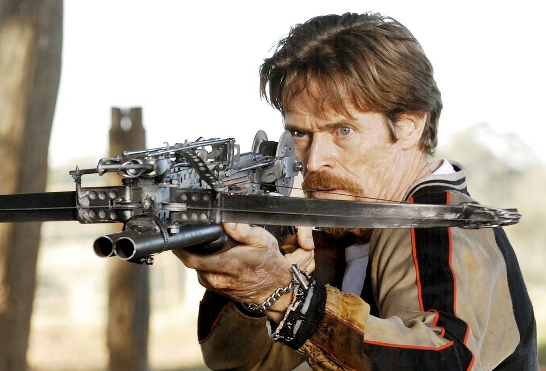 Hat einen Plan, wie die Menschheit vor den grausamen Vampiren gerettet werden kann: Ex-Vampir Cormac (Willem Dafoe) ... - Bildquelle: 2010 Tiberius Film GmbH & Co. KG