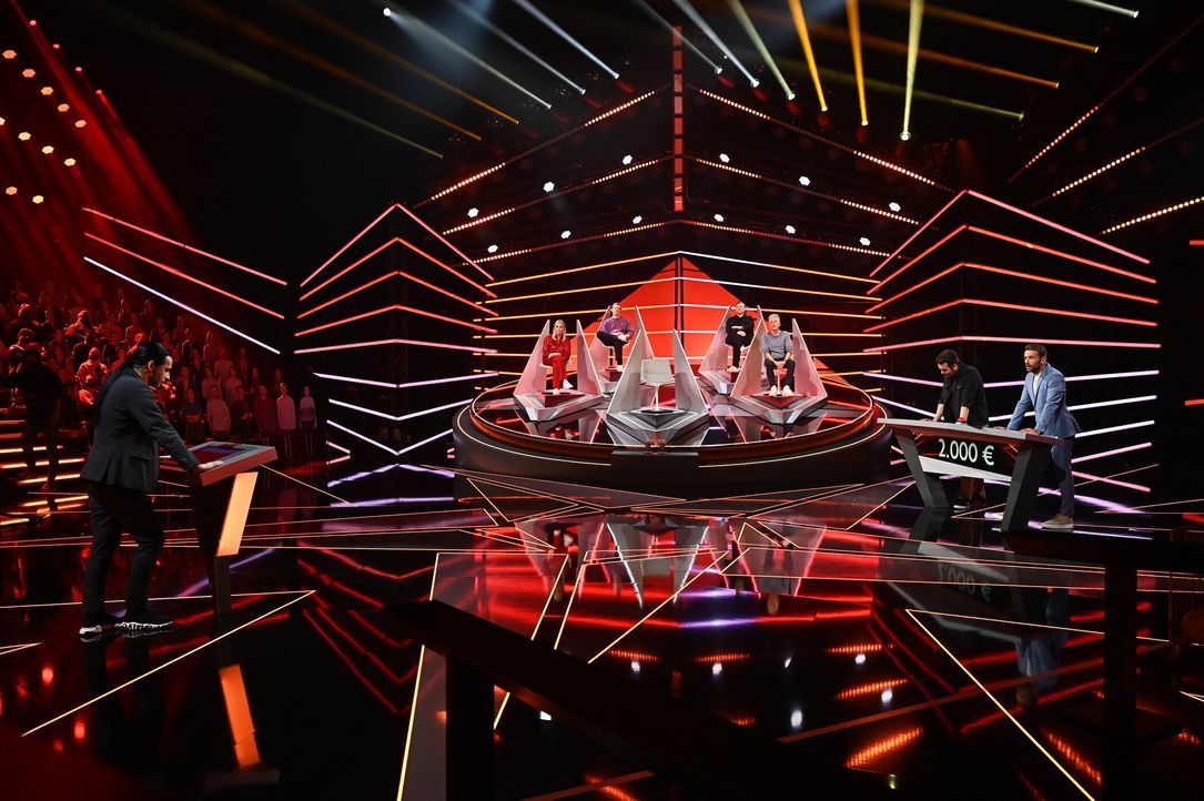 (v.l.n.r.) Bülent Ceylan; Janine Kunze; Simon Gosejohann; Martin Klempnow; Michael Mittermeier; Christian Düren - Bildquelle: Willi Weber ProSieben / Willi Weber