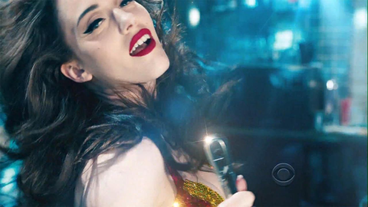 bild-2-broke-girls-super-bowl-sexy-strip-poledance-kat-dennings-beth-behrs-2-cbsjpg 1600 x 900 - Bildquelle: CBS