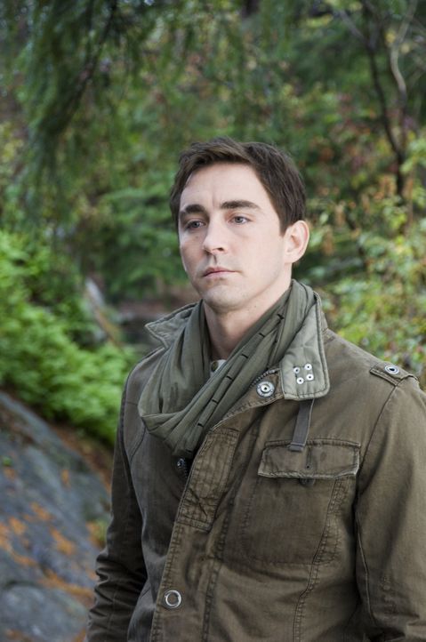Ihn umgibt ein düsteres Geheimnis: Roman (Lee Pace) ...