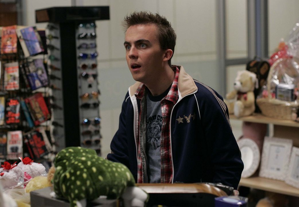 Malcolm (Frankie Muniz) ist entsetzt, als er erfährt das Stevie im Krankenhaus ist ... - Bildquelle: TM +   2000 Twentieth Century Fox Film Corporation. All Rights Reserved.