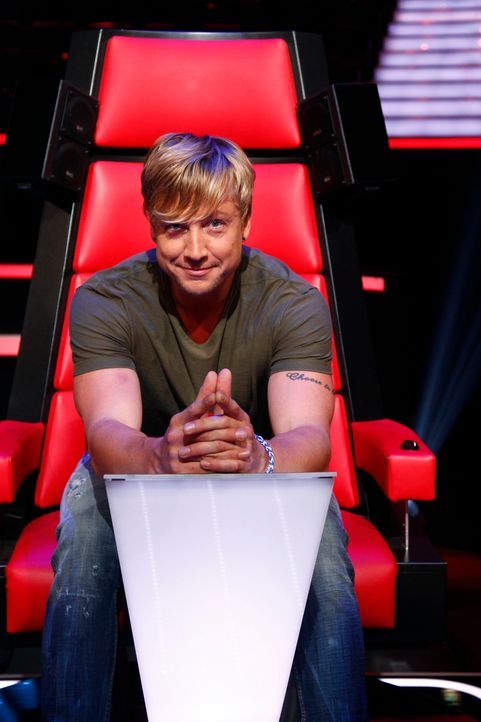 Mädchenschwarm Samu Haber gibt alles, um bei "The Voice of Germany" gute Talents in sein Team zu bekommen ... - Bildquelle: Richard Hübner SAT.1/ProSieben