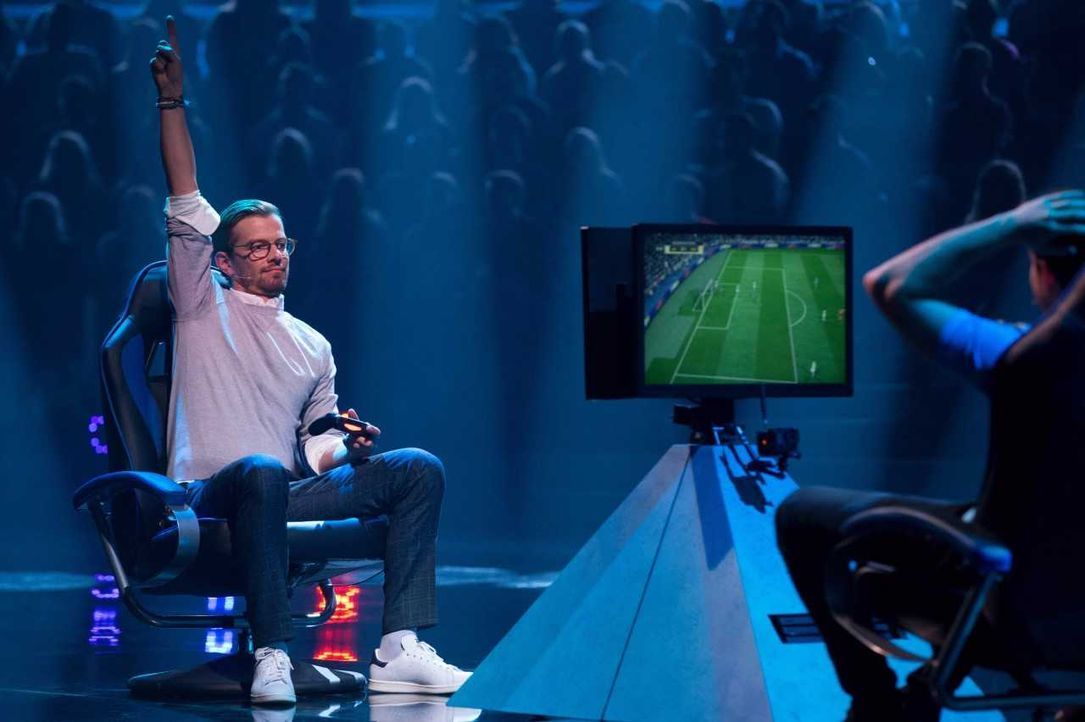 Joko triumphiert bei FIFA - Bildquelle: ProSieben/Jens Hartmann