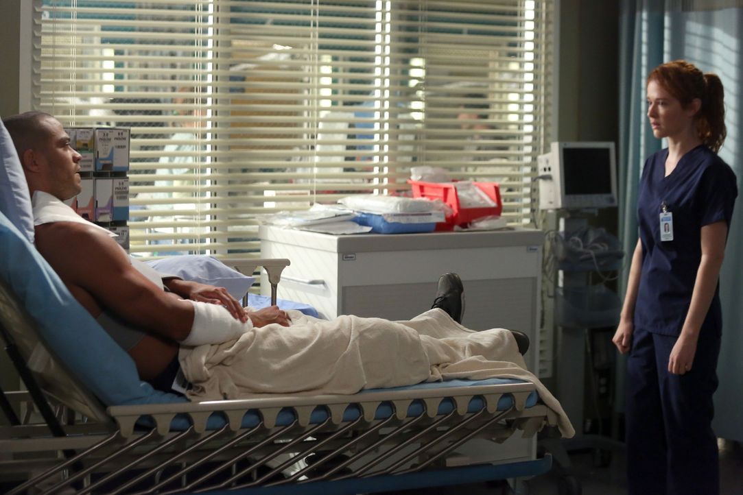 Noch immer kämpfen die Ärzte im Krankenhaus an den Folgen des schweren Sturms, bei dem auch Jackson (Jesse Williams, l.) verletzt wurde. April (Sa... - Bildquelle: ABC Studios