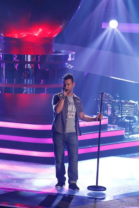christiano-01-the-voice-of-germany-staffel-2-epi06-showjpg 1333 x 2000 - Bildquelle: SAT.1/ProSieben/Richard Hübner