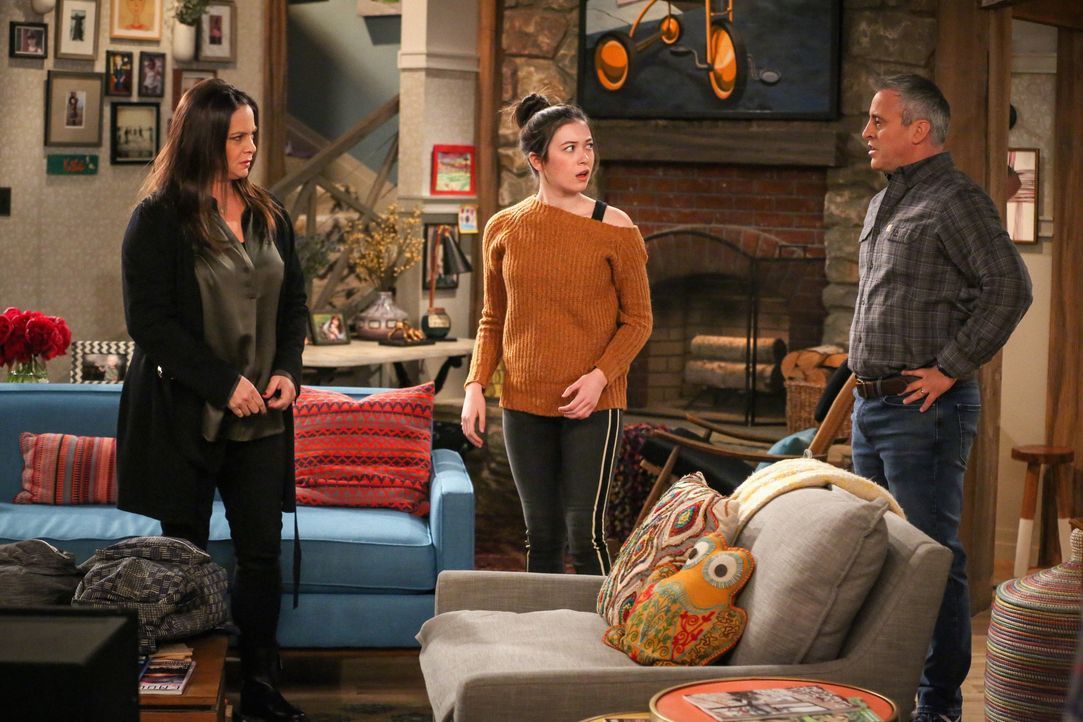 (v.l.n.r.) Andi Burns (Liza Snyder); Kate Burns (Grace Kaufman); Adam Burns (Matt LeBlanc) - Bildquelle: Michael Yarish 2019 CBS Broadcasting Inc. All Rights Reserved. / Michael Yarish