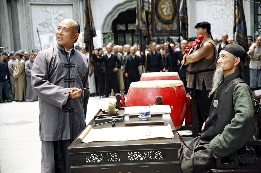 Zu Beginn des 20. Jahrhunderts ist der ehrgeizige Huo Yuanjia (Jet Li, l.) besessen von dem Gedanken, der beste Kämpfer in Tianjin zu werden. Mit g... - Bildquelle: Constantin Film Verleih GmbH