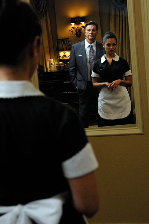 Wird die DVD, die Rosie gefunden hat und auf der Michael (Brett Cullen, l.) und Flora (Paula Garcés, r.) zu sehen sind, mehr über Floras Tod zeigen? - Bildquelle: ABC Studios