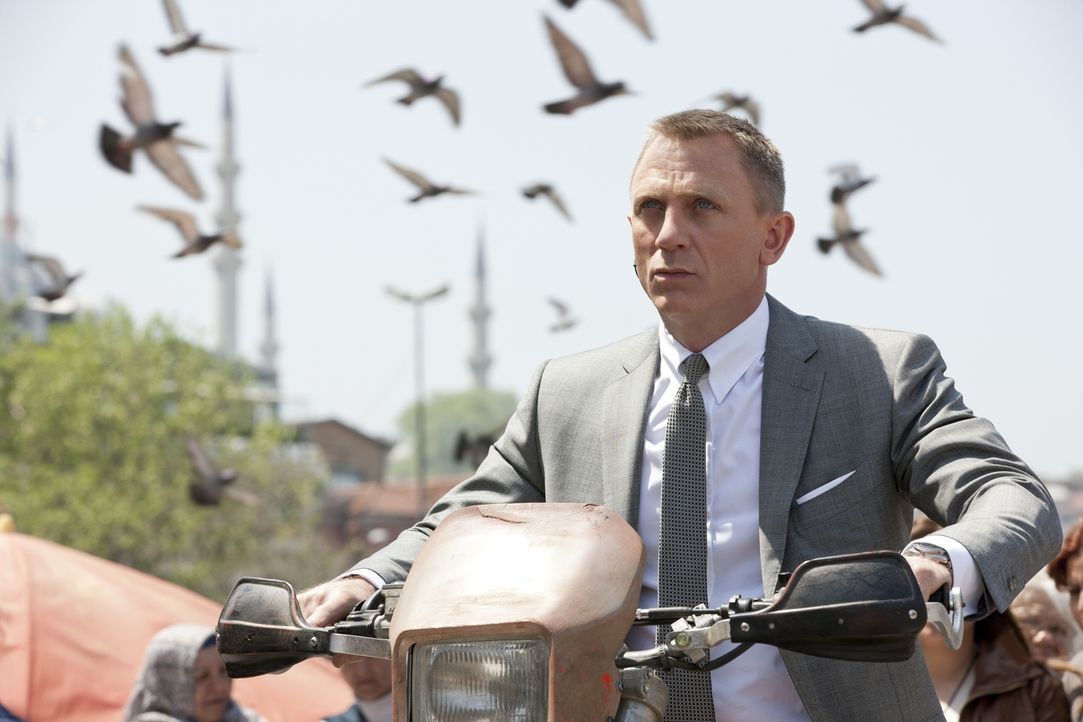 Jagt einen hemmungslosen Rächer: James Bond (Daniel Craig) ... - Bildquelle: Skyfall   2012 Danjaq, LLC, United Artists Corporation and Columbia Pictures Industries, Inc. All rights reserved.
