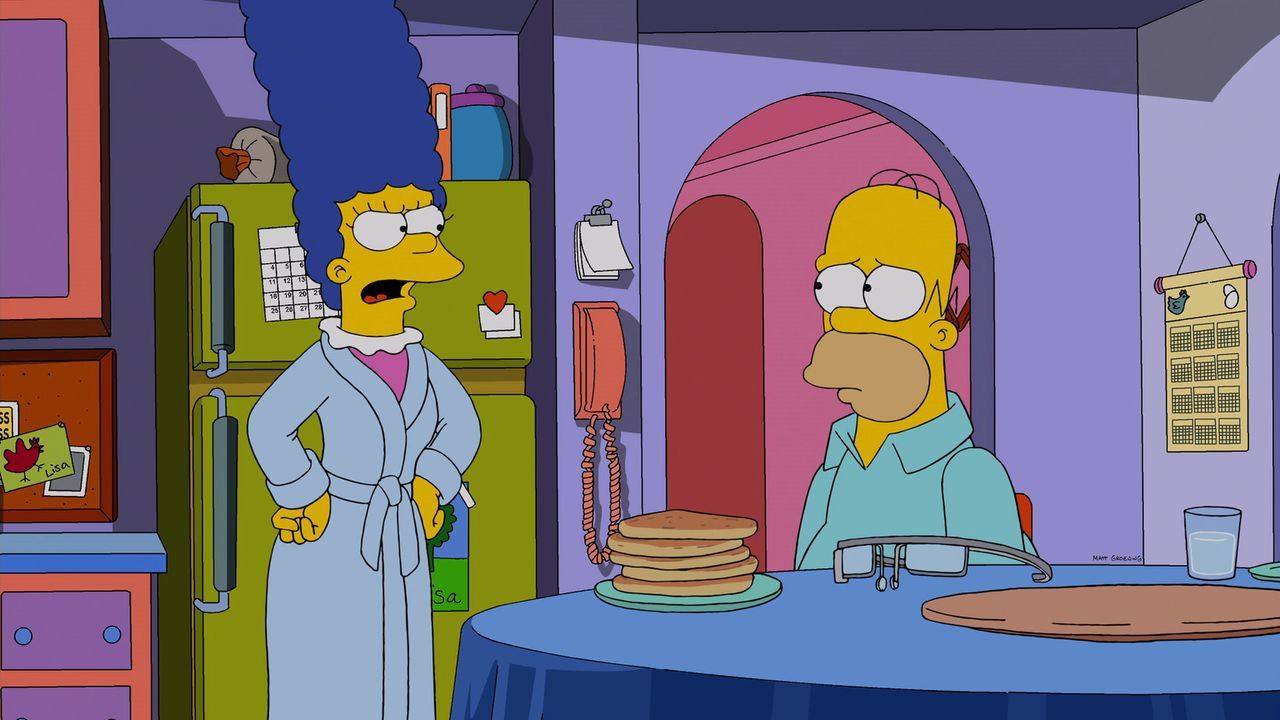 Hat Homer (l.) tatsächlich mit Hilfe der Datenbrille von Mr. Burns seine Frau Marge (l.) ausspioniert? Sie hält ihm eine gehörige Standpauke ... - Bildquelle: 2013 Twentieth Century Fox Film Corporation. All rights reserved.