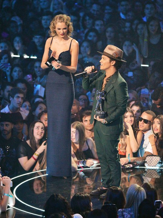 MTV-Music-Video-Awards-Taylor-Swift-Bruno-Mars-130825-getty-AFP.jpg 1491 x 2000 - Bildquelle: getty-AFP/AFP