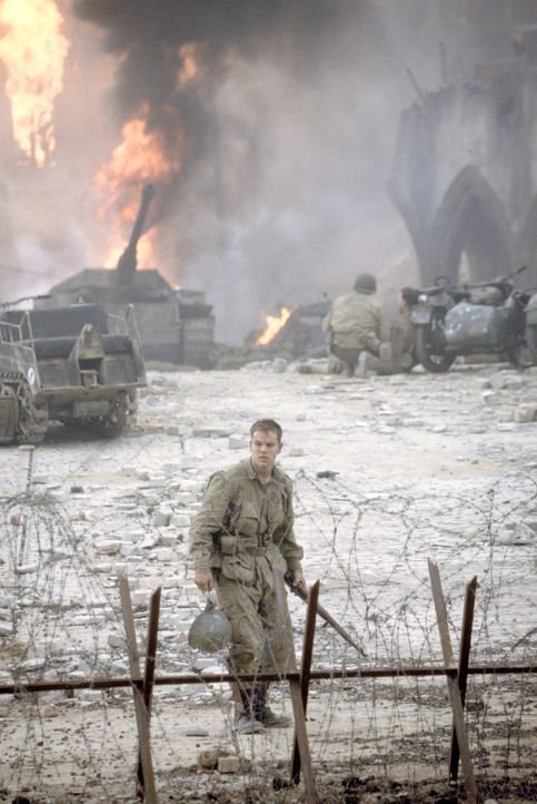 Obwohl James Ryan (Matt Damon) zu den wenigen Überlebenden gehört, kann er sich über seine Rettung nicht freuen. Er fühlt sich am Tod seiner Kamerad... - Bildquelle: United International Pictures