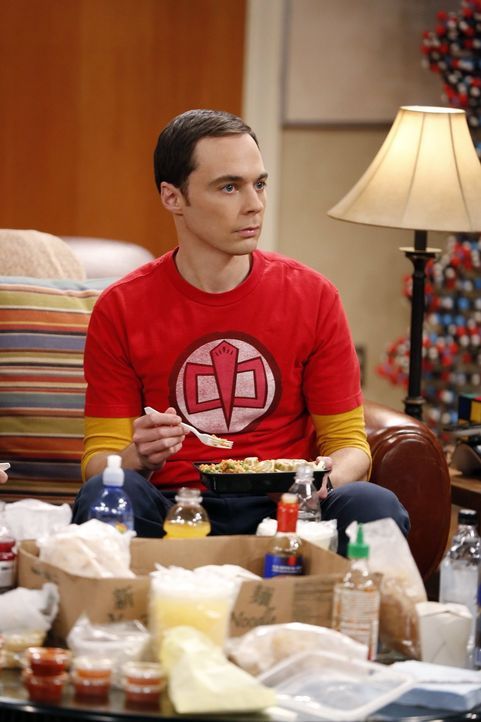 Sheldon (Jim Parsons) und Raj prüfen, ob sie eine Forschungsexpedition in eine Salzmine überleben würden, die sich mit Dunkler Materie befasst ... - Bildquelle: Warner Brothers