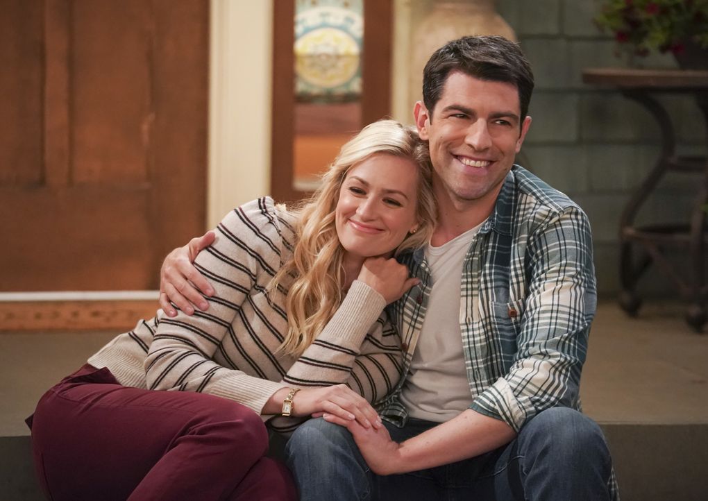 Gemma Johnson (Beth Behrs, l.); Dave Johnson (Max Greenfield, r.) - Bildquelle: Monty Brinton © 2019 CBS Broadcasting, Inc. All Rights Reserved. / Monty Brinton