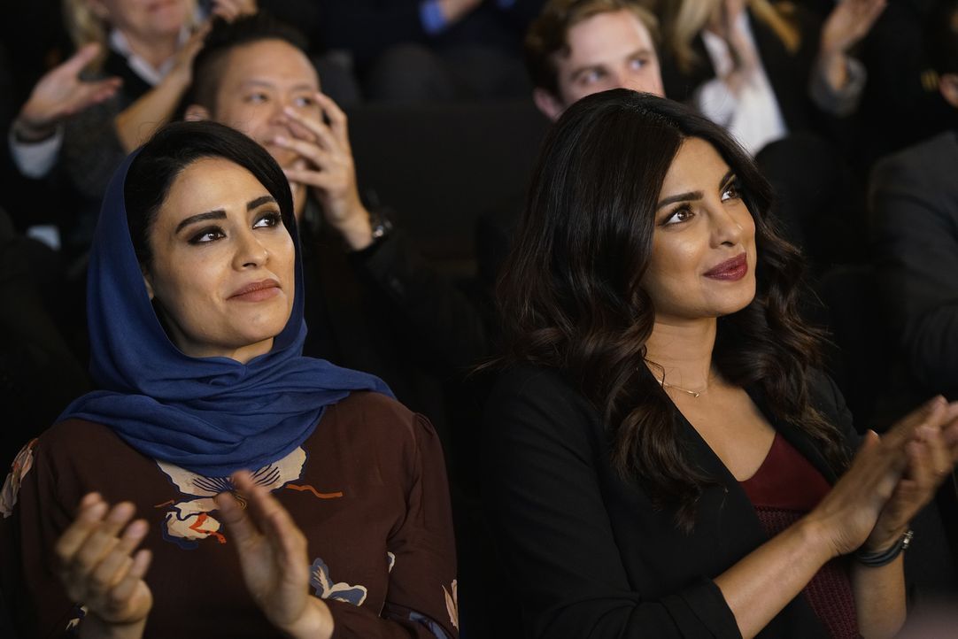 Haben es geschafft und verabschieden aus der Ausbildung: Raina (Yasmine Al Massri, l.) und Alex (Priyanka Chopra, r.) ... - Bildquelle: Jonathan Wenk 2016 American Broadcasting Companies, Inc. All rights reserved.