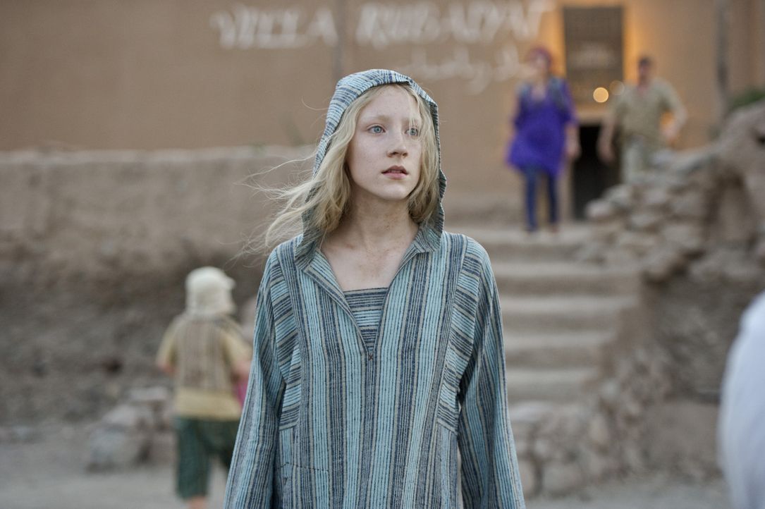 Nachdem sich Hanna (Saoirse Ronan) der vermeintlichen Marissa Wiegler entledigt hat, flüchtet sie aus dem marokkanischen Gefängnis. Ganz alleine w... - Bildquelle: 2011 Focus Features LLC. All Rights Reserved.