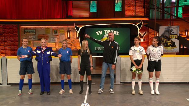 Tv Total - Tv Total – Ganze Folge: Puffi Zeigt Urlaubstipps Und Holt Blind Kick Zurück